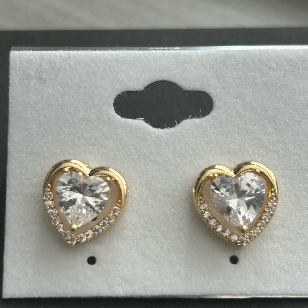 18K Gold Filled Heart Stud Earrings – AAA CZ Halo – NWOT